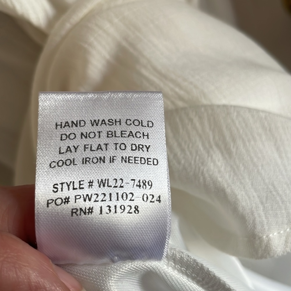 Wishlist, small white summer dress wooden accent buttons, functionable. NWT. - Picture 9 of 9